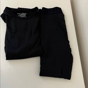 1836 Total Commerce Men’s XS Thermajohn Black Base Layer Top and Pants Set